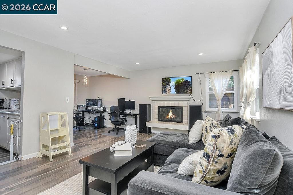 896 Camelback Pl Pleasant Hill, CA 94523 - Thumbnail 5