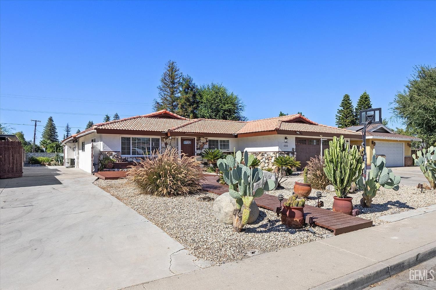 6008 Carter Ave Bakersfield, CA 93308 - Thumbnail 5