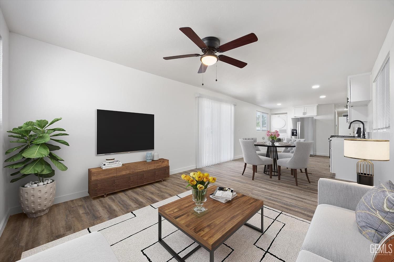 306 Kings Ln Bakersfield, CA 93308 - Thumbnail 5