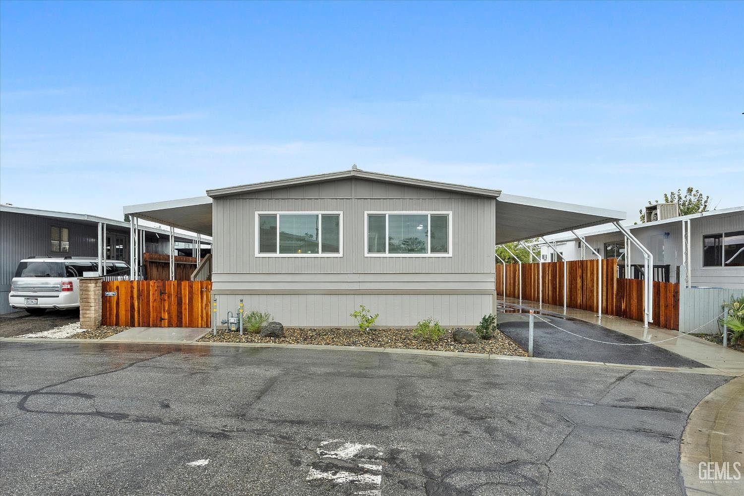 335 Hickorywood Ln Bakersfield, CA 93308 - Thumbnail 5