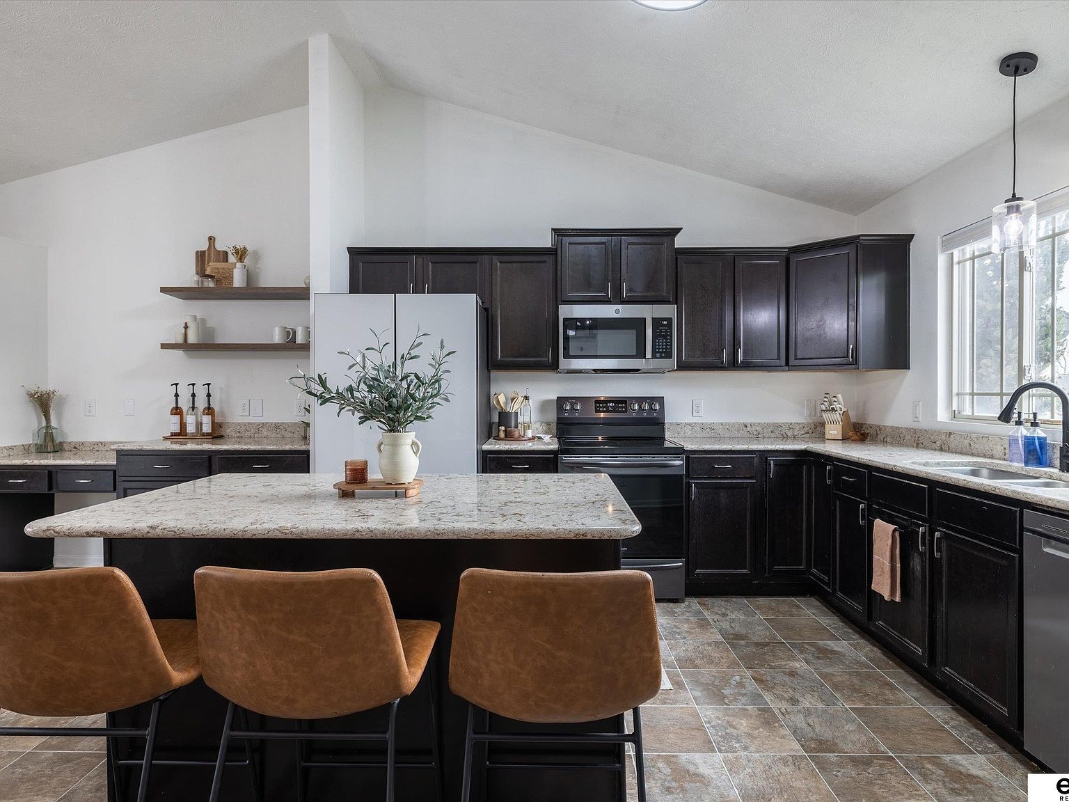 13958 Potter Pkwy Omaha, NE 68142 - Thumbnail 5