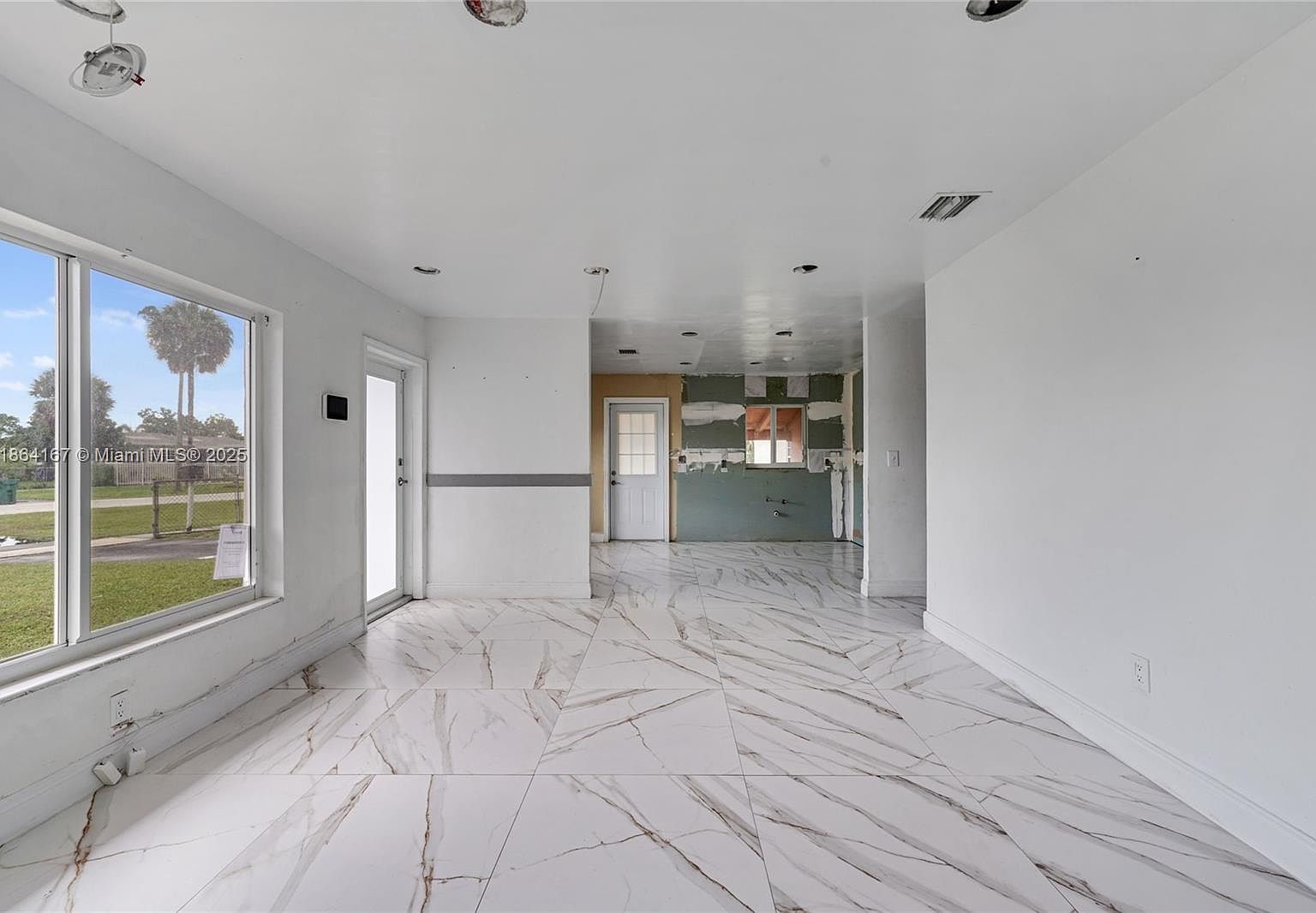 20401 NW 22nd Ave Miami Gardens, FL 33056 - Thumbnail 5