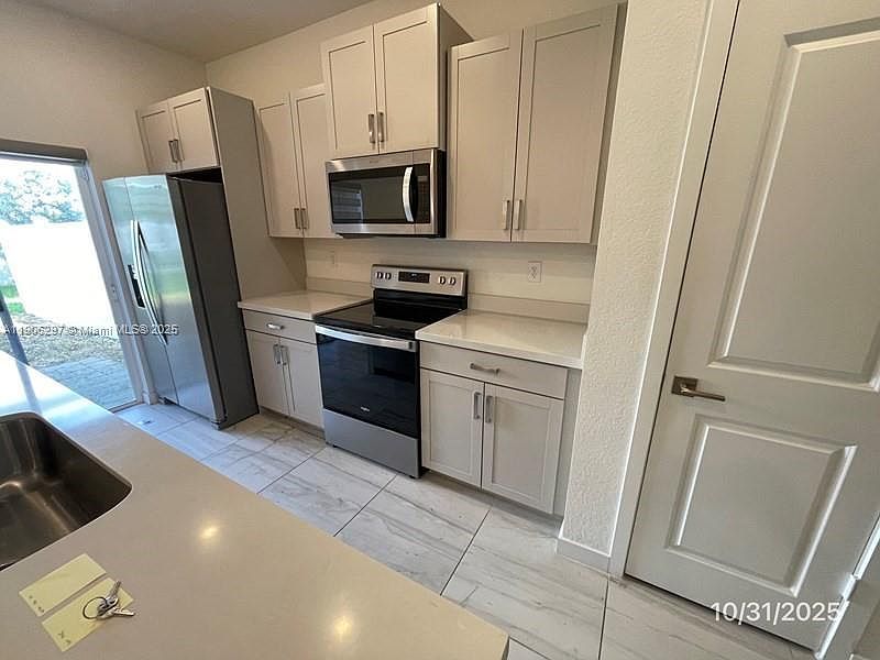 767 SE 18th St Homestead, FL 33034 - Thumbnail 5