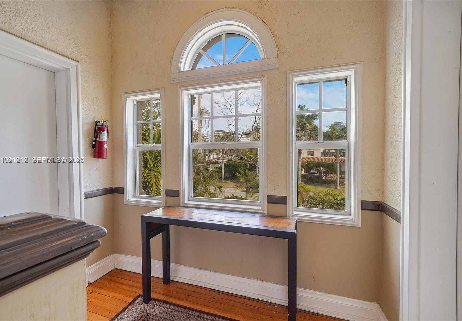 2870 Pine Tree Dr APT 3 Miami Beach, FL 33140 - Thumbnail 5