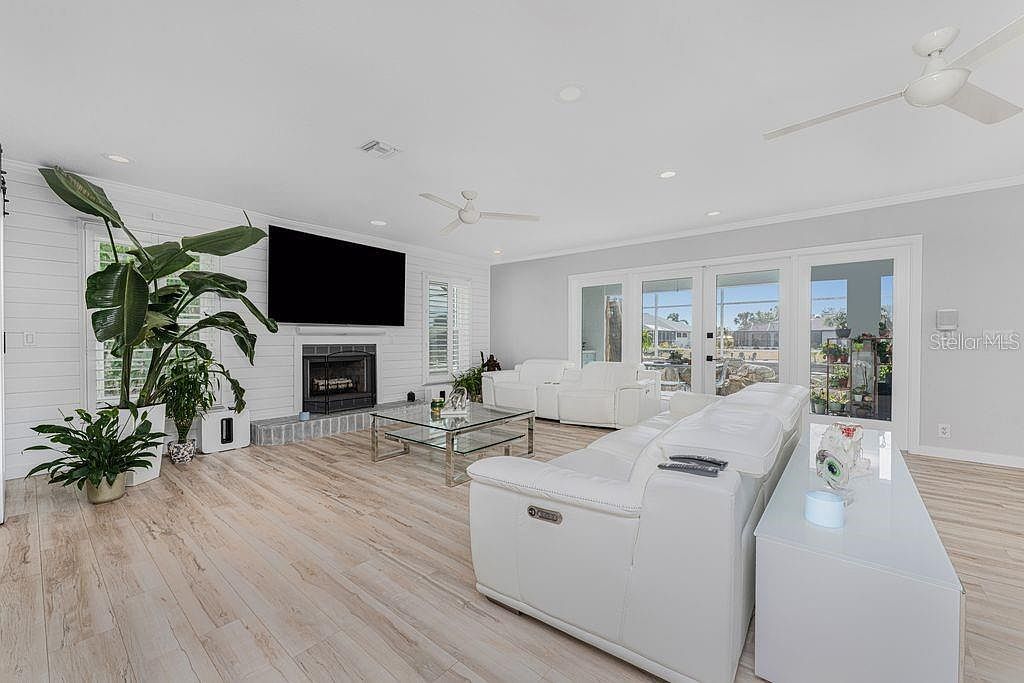 139 Seville Pl SW Pt Charlotte, FL 33952 - Thumbnail 5