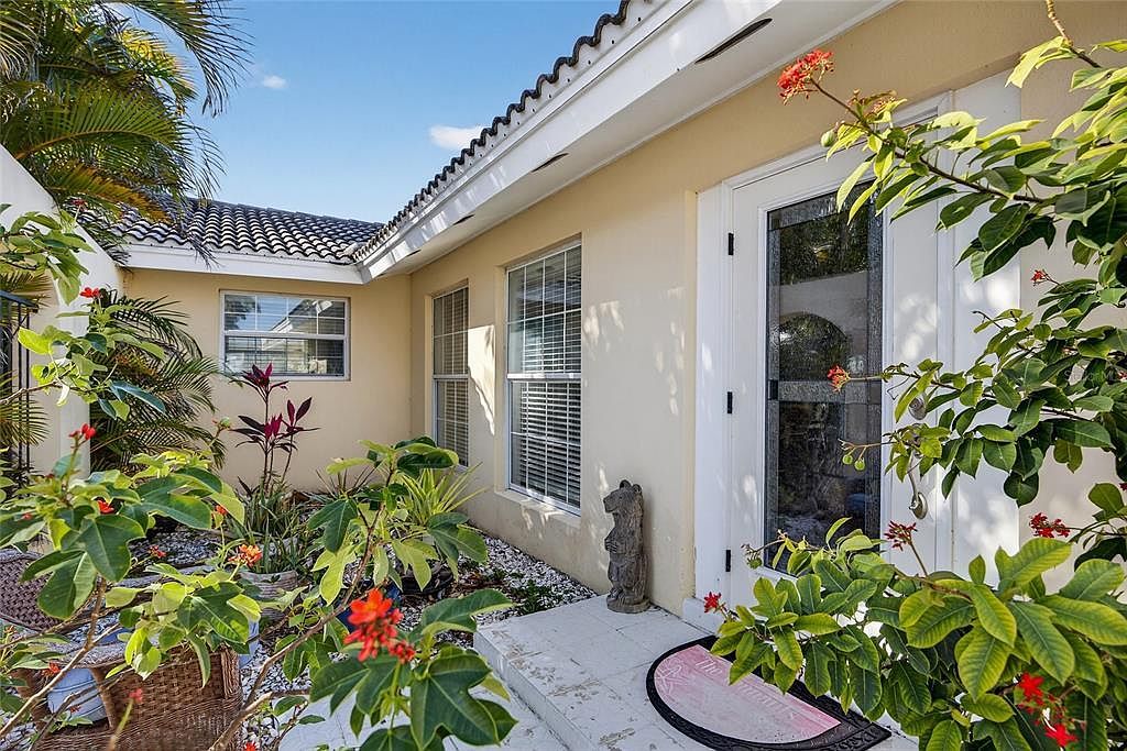 523 Via Cintia Punta Gorda, FL 33950 - Thumbnail 5