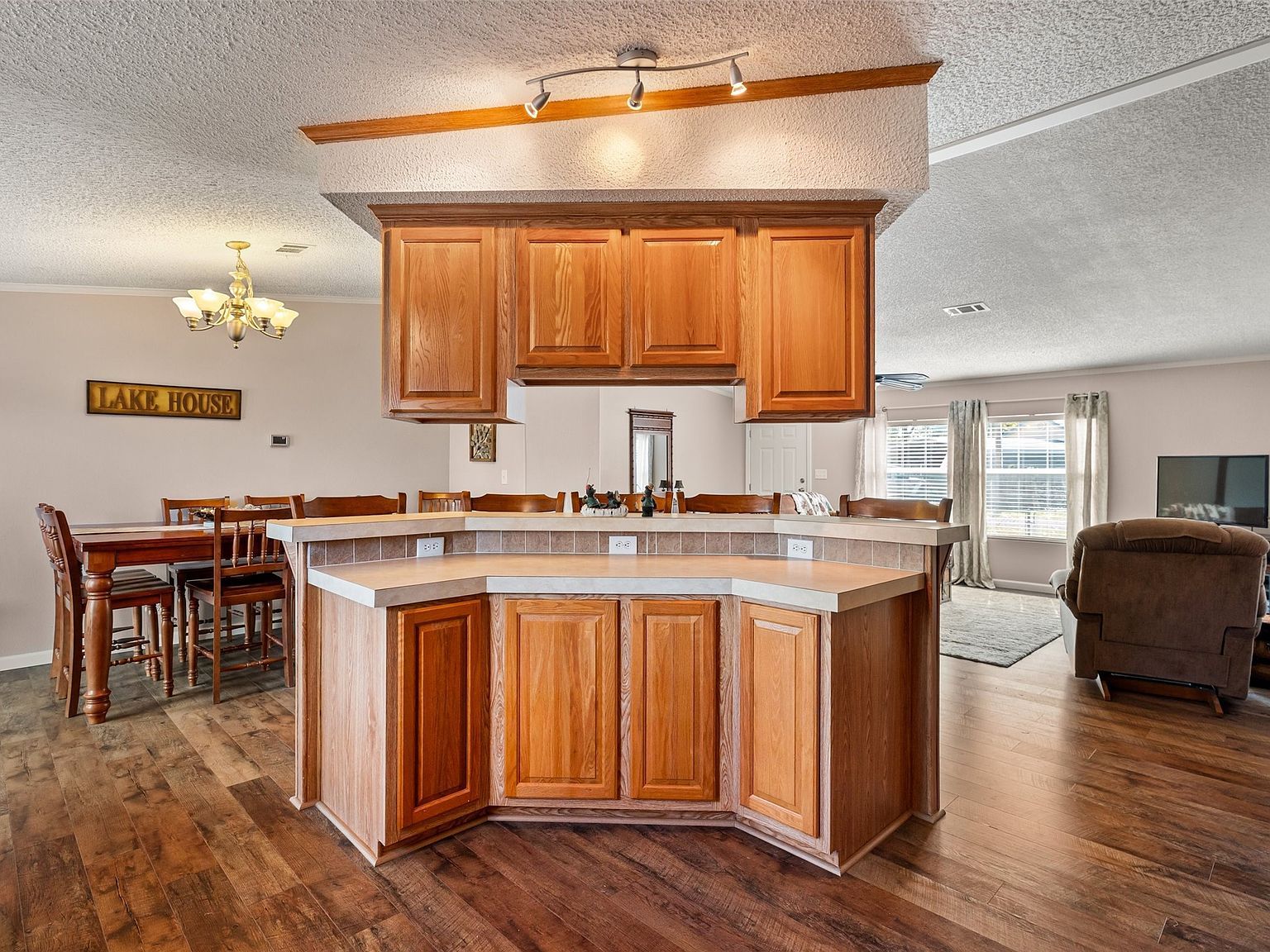 3401 Samoan Ct Granbury, TX 76048 - Thumbnail 5