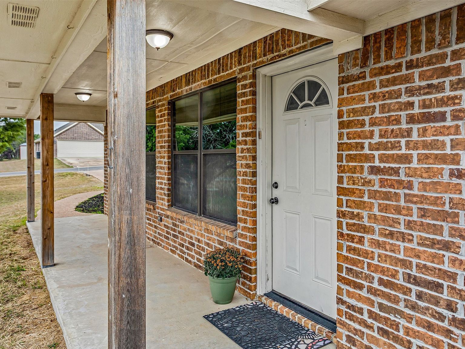 900 Bandera Trl Granbury, TX 76048 - Thumbnail 5