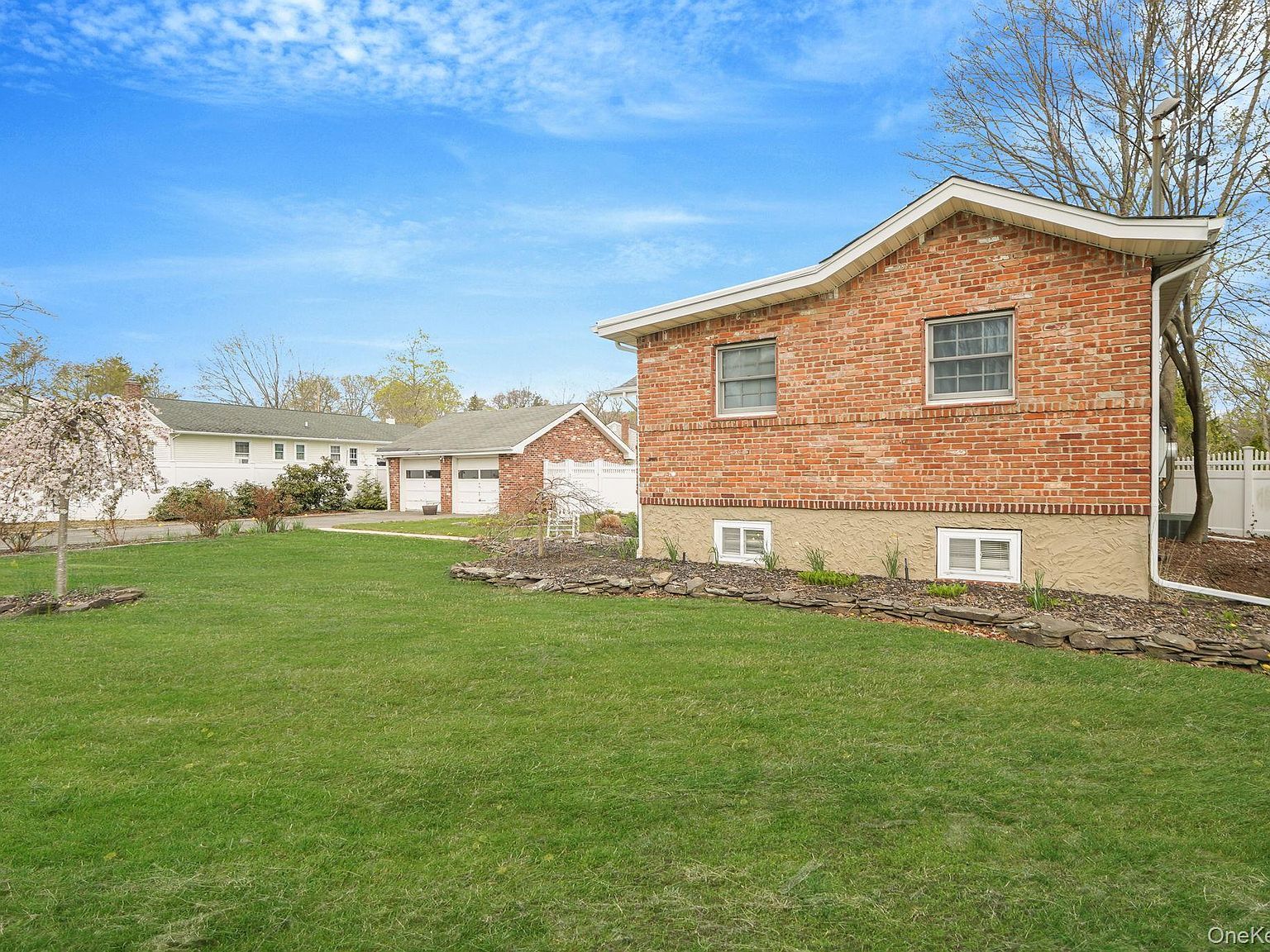 229 4th St Saint James, NY 11780 - Thumbnail 5