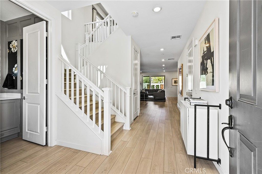 27774 Marquee Dr Valencia, CA 91381 - Thumbnail 5