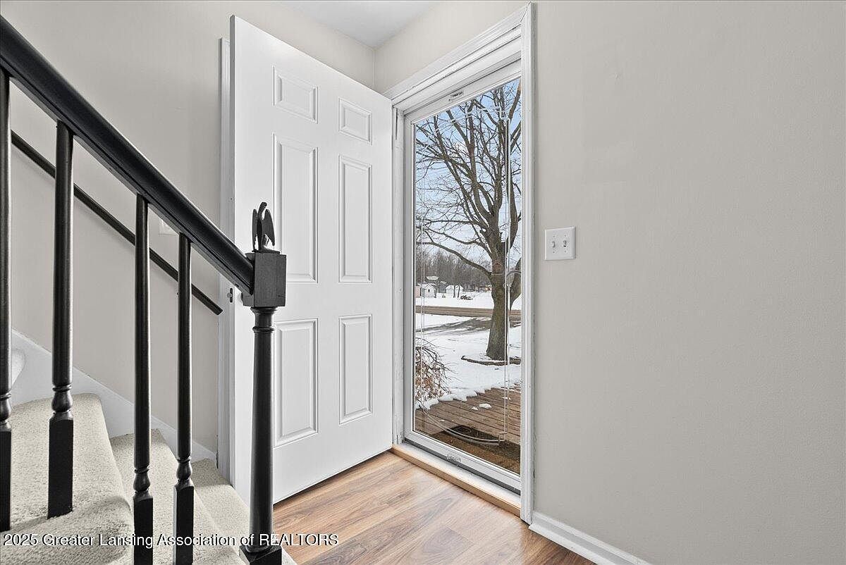 350 1st St Sunfield, MI 48890 - Thumbnail 5