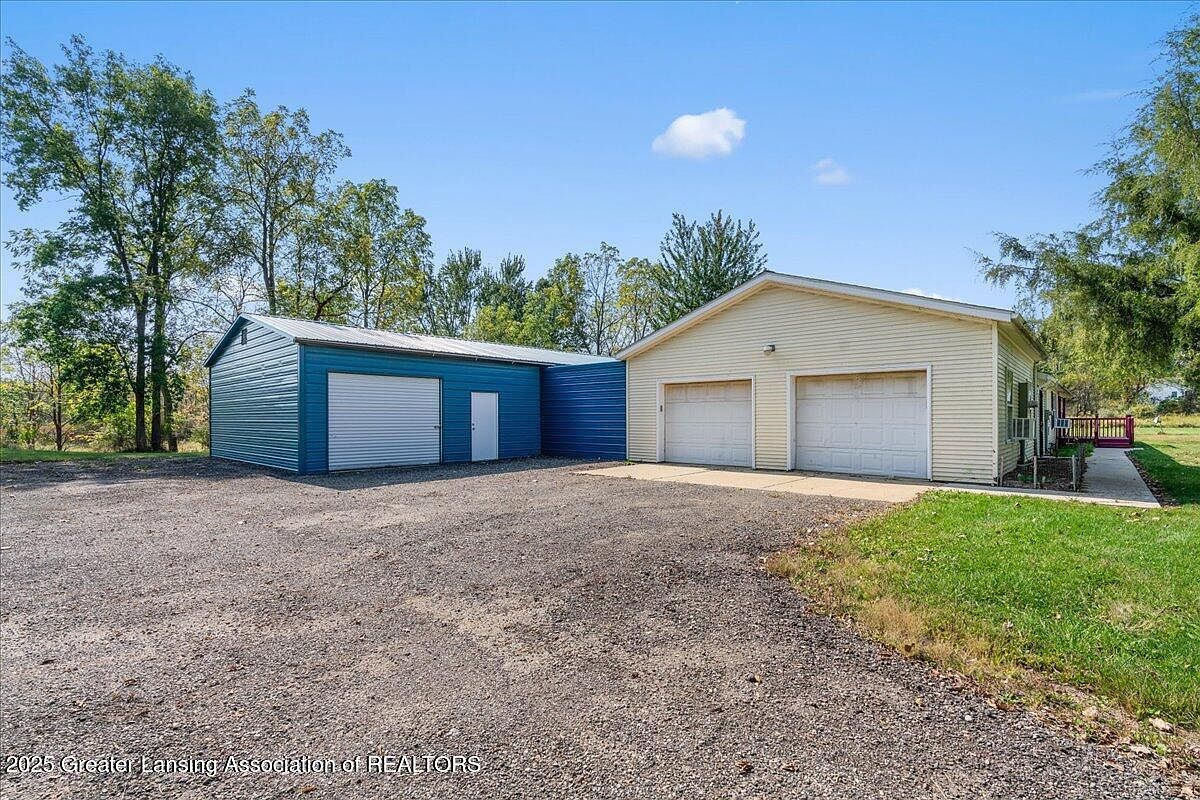 998 E Butterfield Hwy Charlotte, MI 48813 - Thumbnail 5