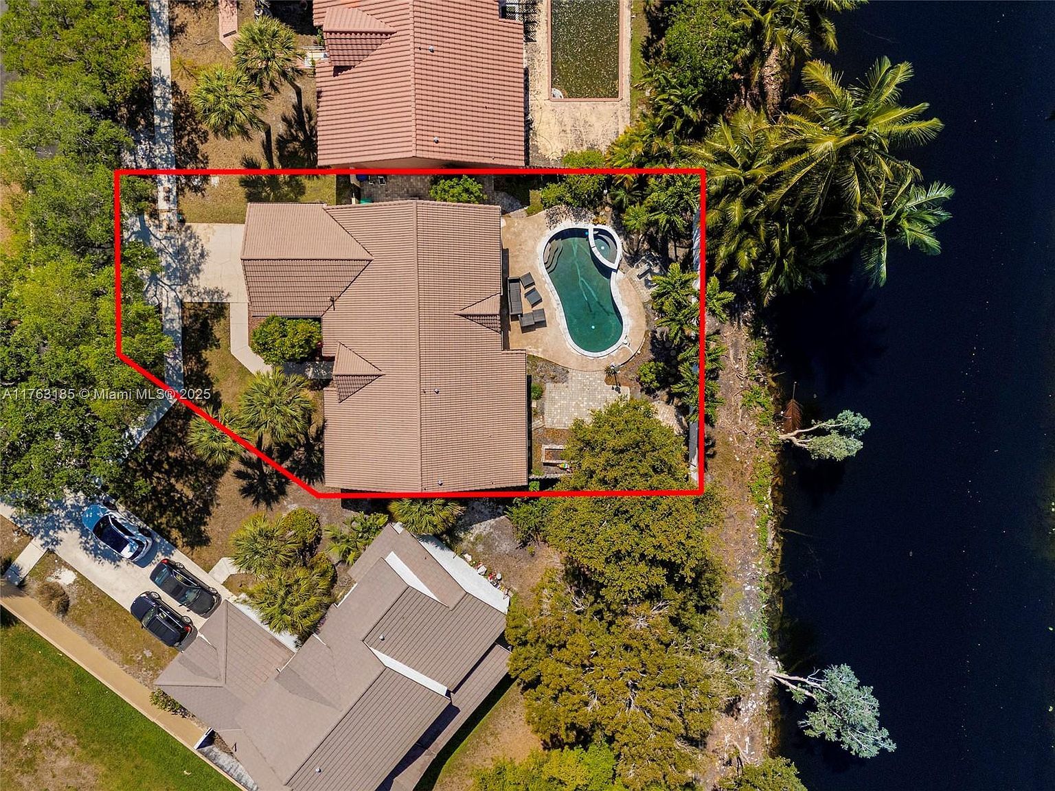 19922 NW 88th Ave Hialeah, FL 33018 - Thumbnail 5