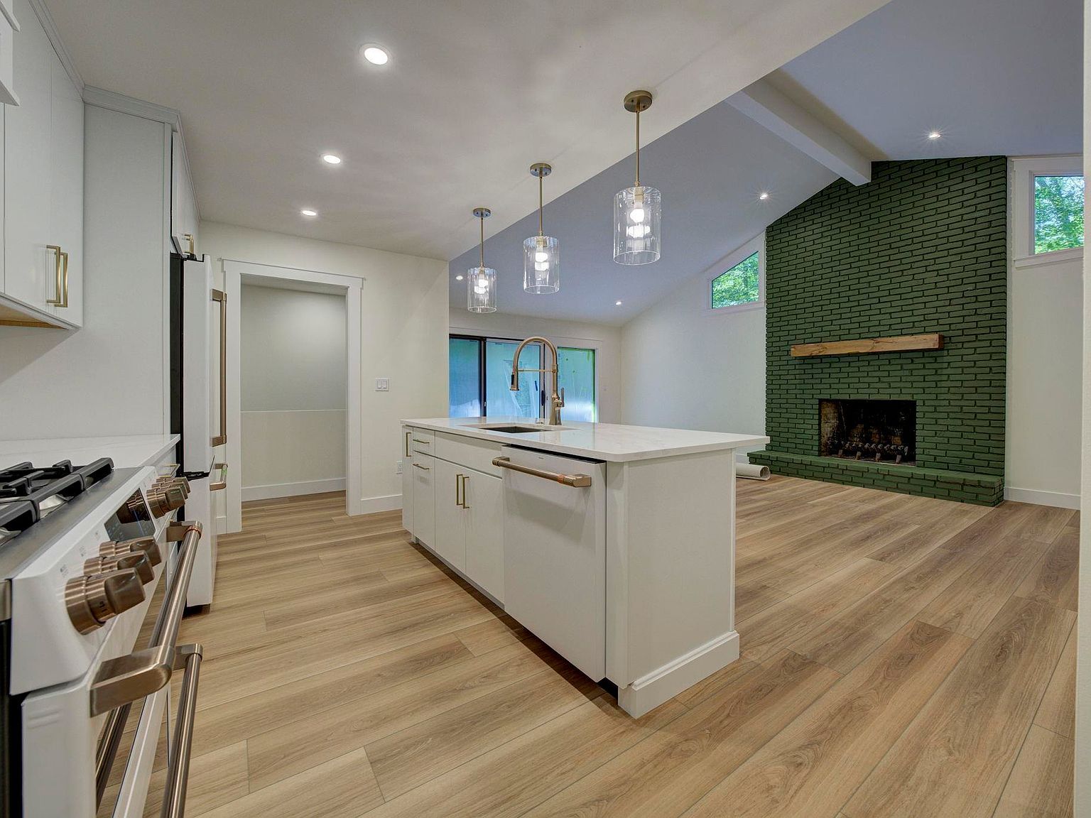 4005 E Oxford Dr Leland, MI 49654 - Thumbnail 5