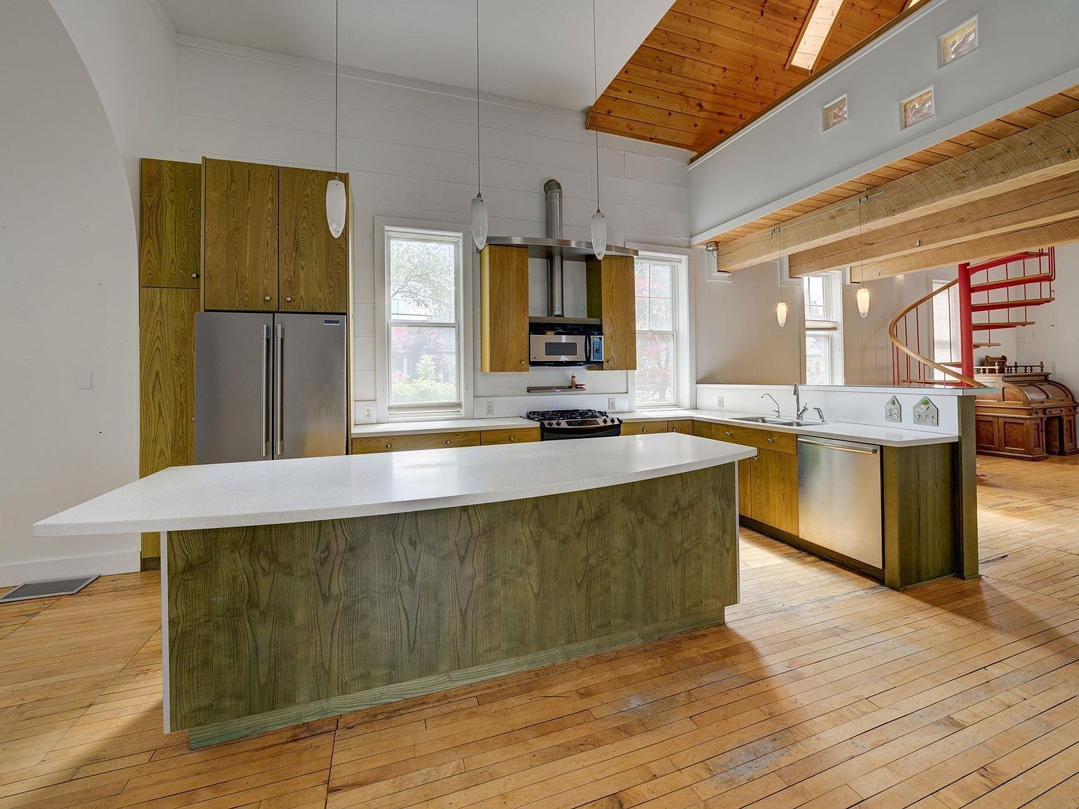 402 W 10th St Traverse City, MI 49684 - Thumbnail 5