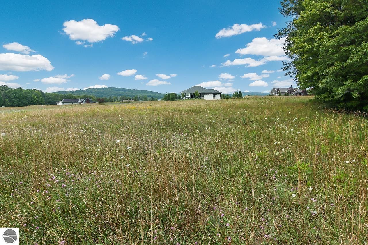 N Hoeft Rd Lake Leelanau, MI 49653 - Thumbnail 5