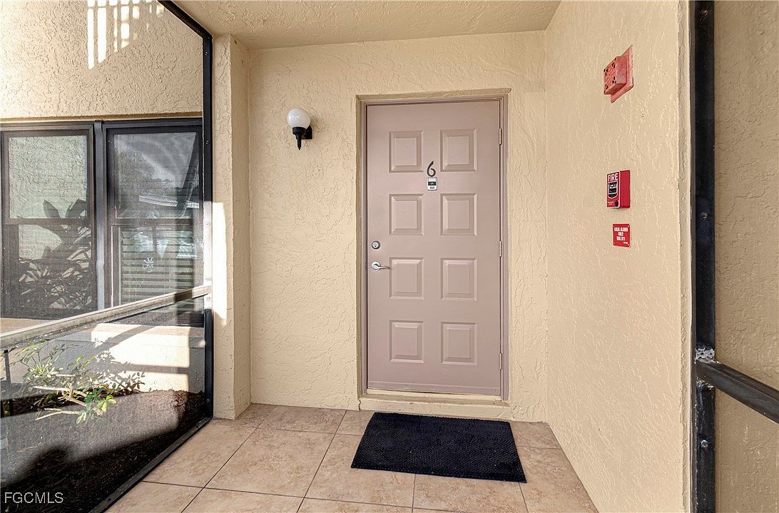 8302 Charter Club Cir Unit 6 Fort Myers, FL 33919 - Thumbnail 5