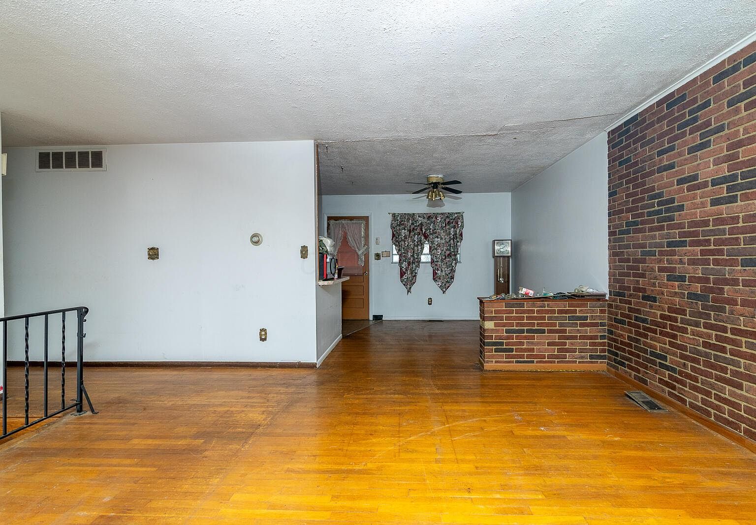 5548 Roche Dr Columbus, OH 43229 - Thumbnail 5