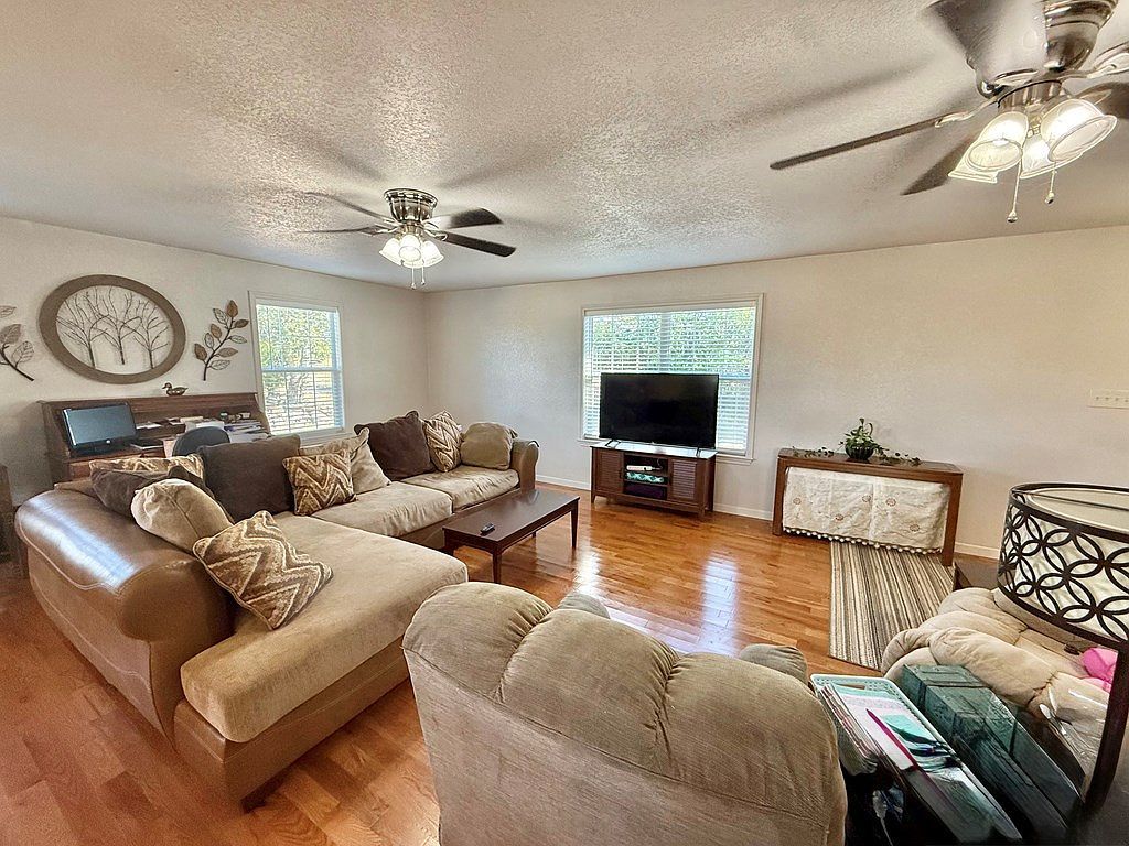 281 Oak Rd Harper, TX 78631 - Thumbnail 5