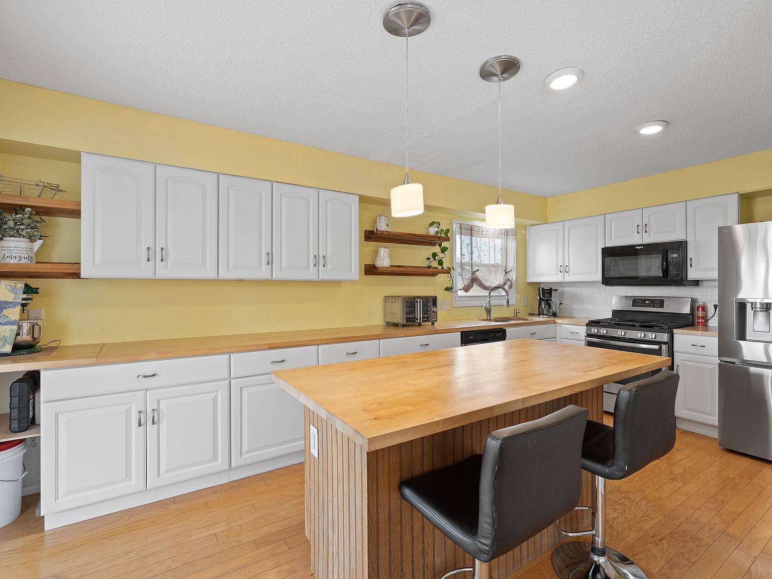 3702 Parkview Dr Rapid City, SD 57701 - Thumbnail 5