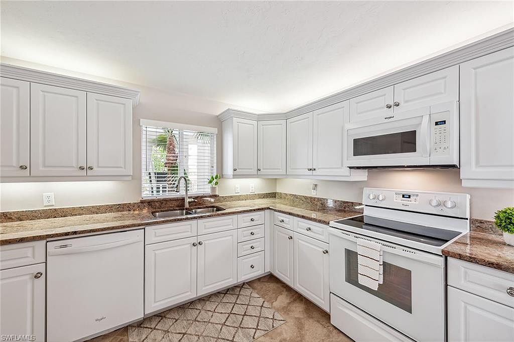 770 Waterford Dr UNIT 202 Naples, FL 34113 - Thumbnail 5