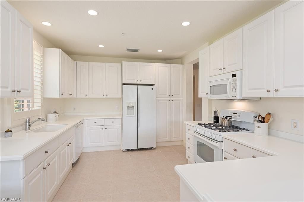 9223 Corfu Ct UNIT 104 Naples, FL 34114 - Thumbnail 5