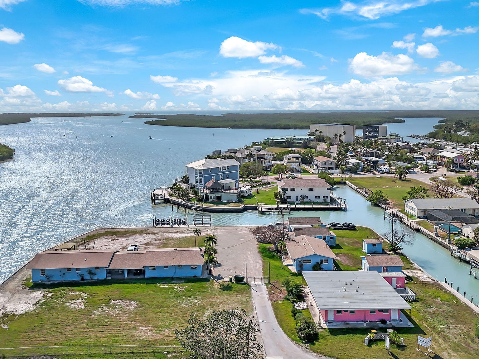 110 E Ct Goodland, FL 34140 - Thumbnail 5