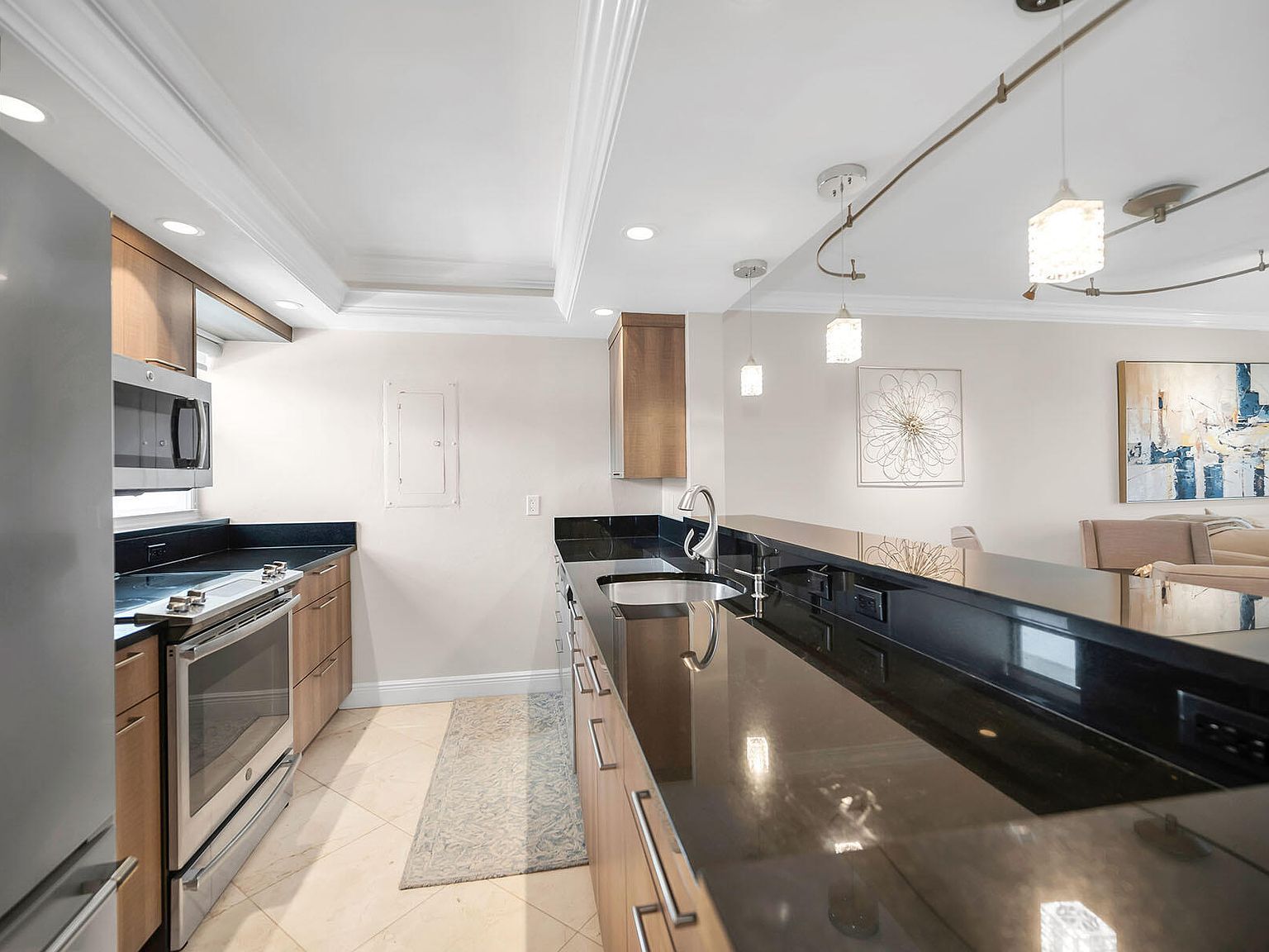 300 Park Shore Dr APT 2E Naples, FL 34103 - Thumbnail 5