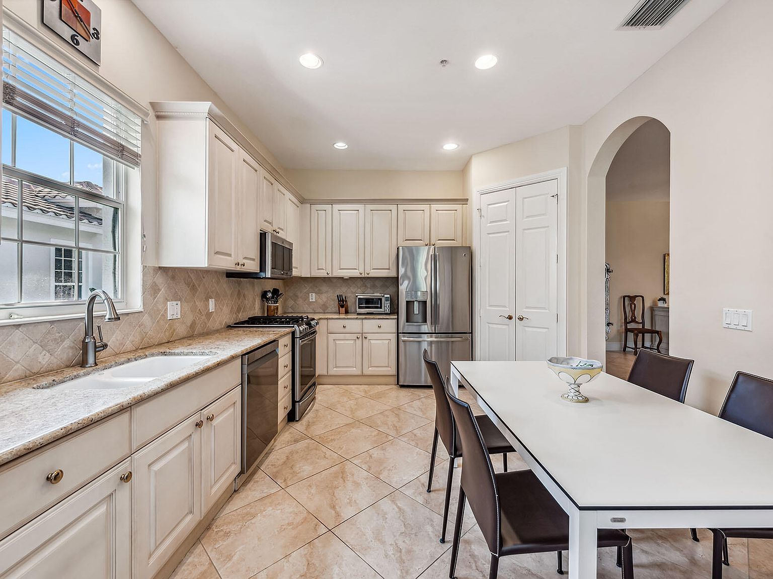 9106 Cascada Way APT 202 Naples, FL 34114 - Thumbnail 5