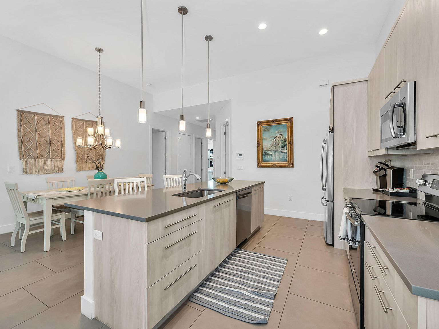 811 108th Ave N Naples, FL 34108 - Thumbnail 5