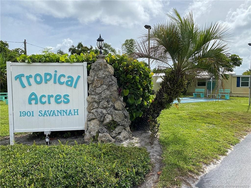 331 NE Tropicalia Ln Jensen Beach, FL 34957 - Thumbnail 5