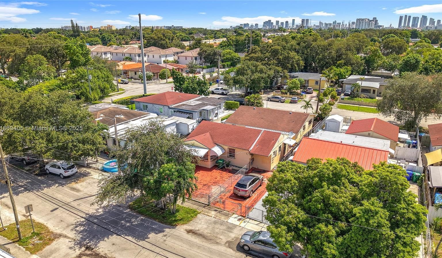 1055 NW 32nd Ct Miami, FL 33125 - Thumbnail 5