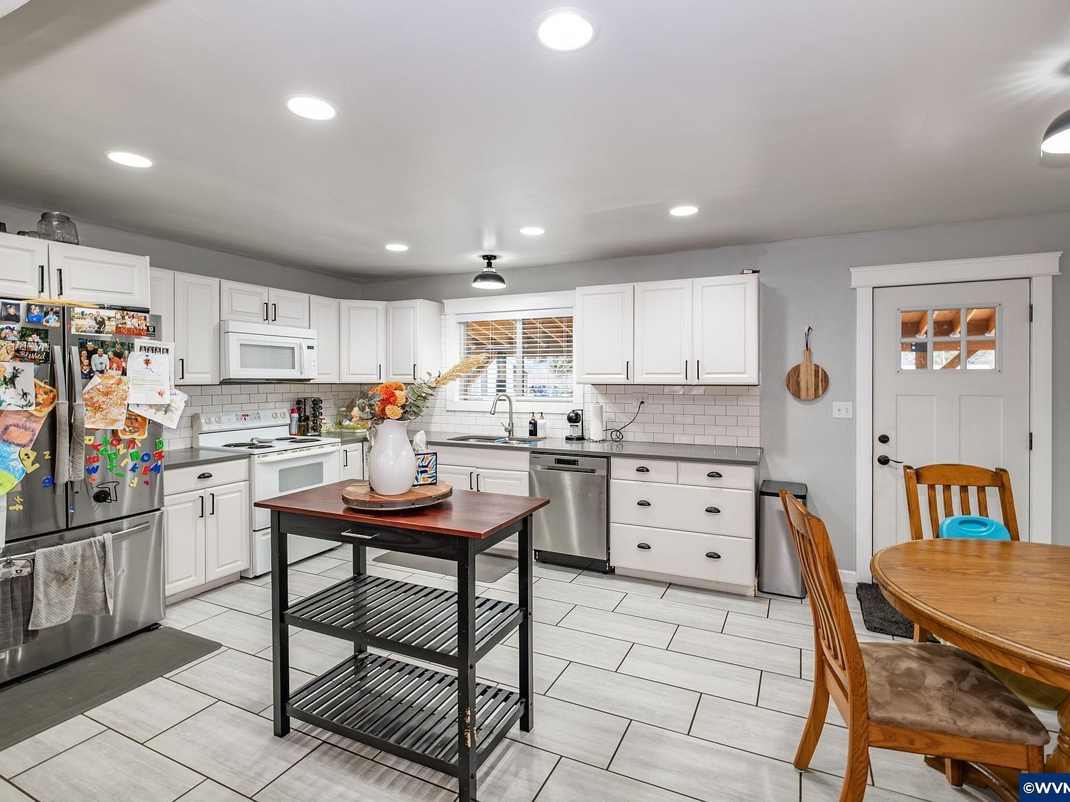 795 Holly Ln Lebanon, OR 97355 - Thumbnail 5