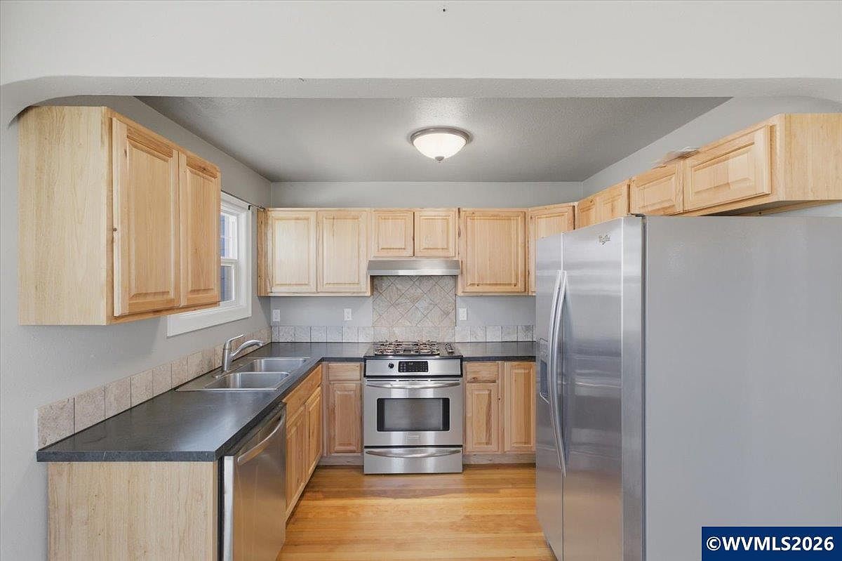 750 E Oak St Lebanon, OR 97355 - Thumbnail 5