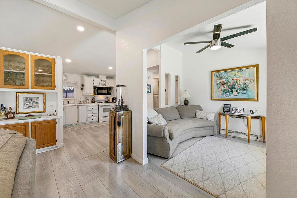 81641 Avenue 48 Space 45 Indio, CA 92201 - Thumbnail 5