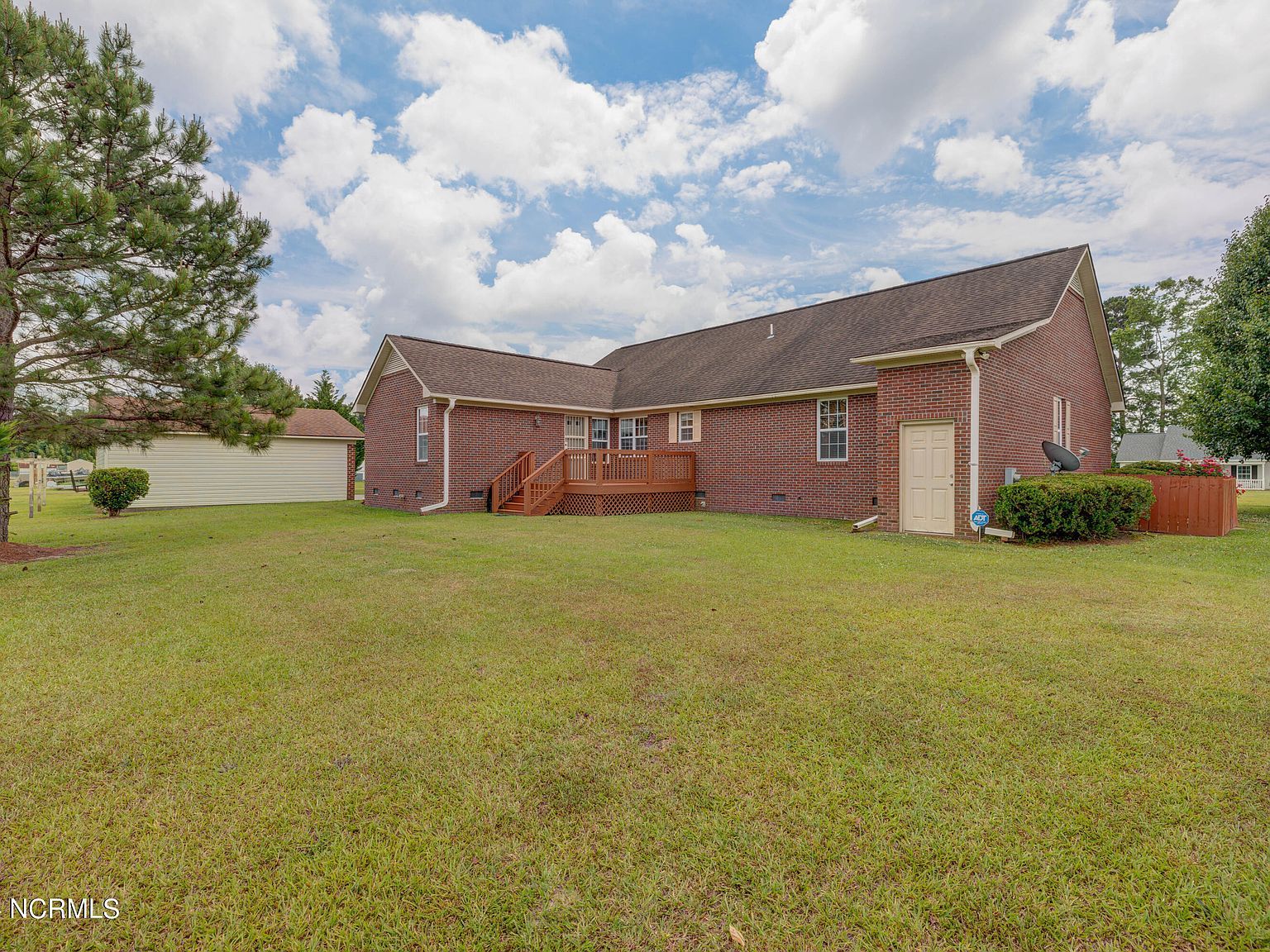 105 Phillip Mills Dr Teachey, NC 28464 - Thumbnail 5