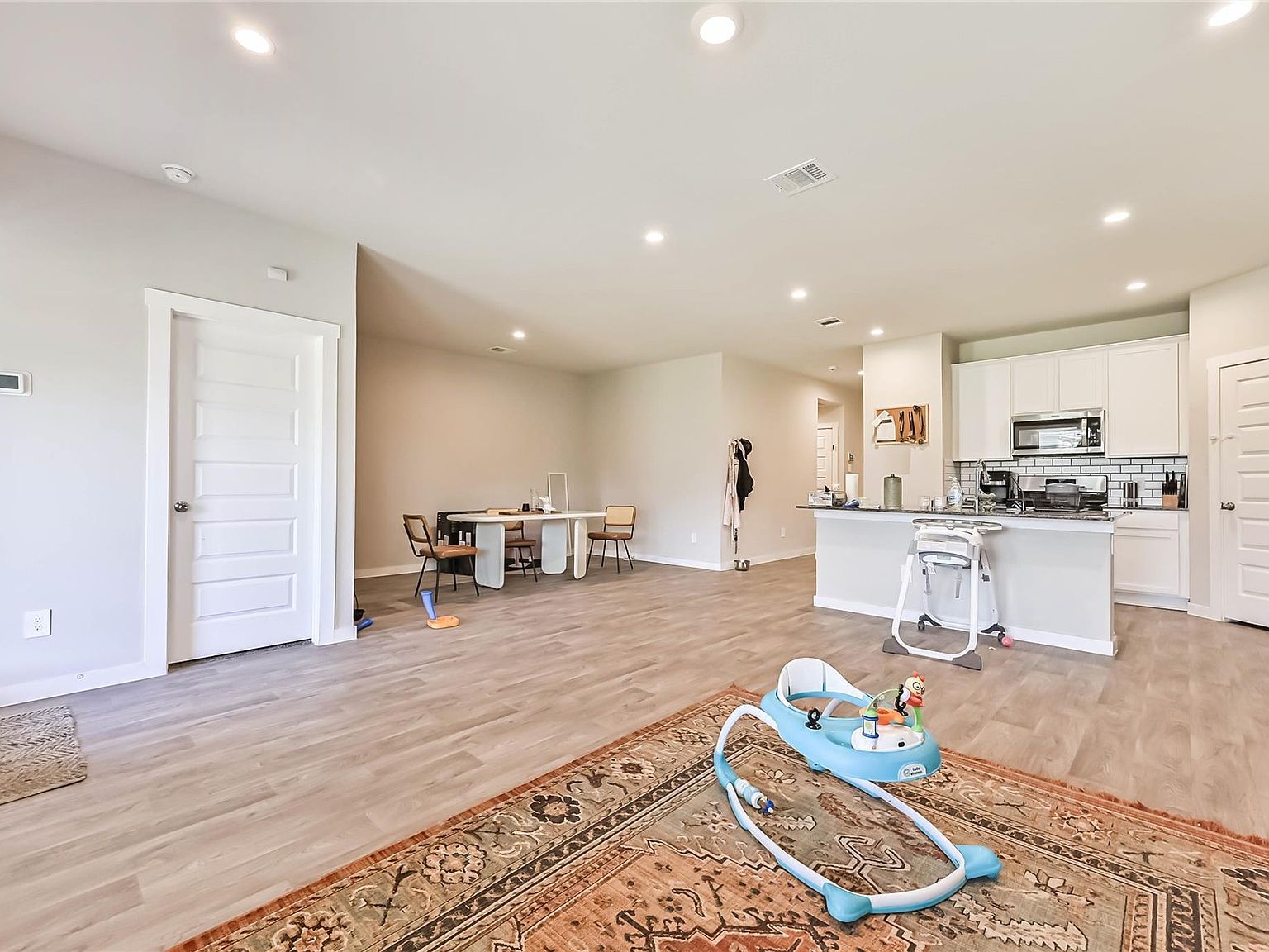 136 Little Spring Ct Anahuac, TX 77514 - Thumbnail 5