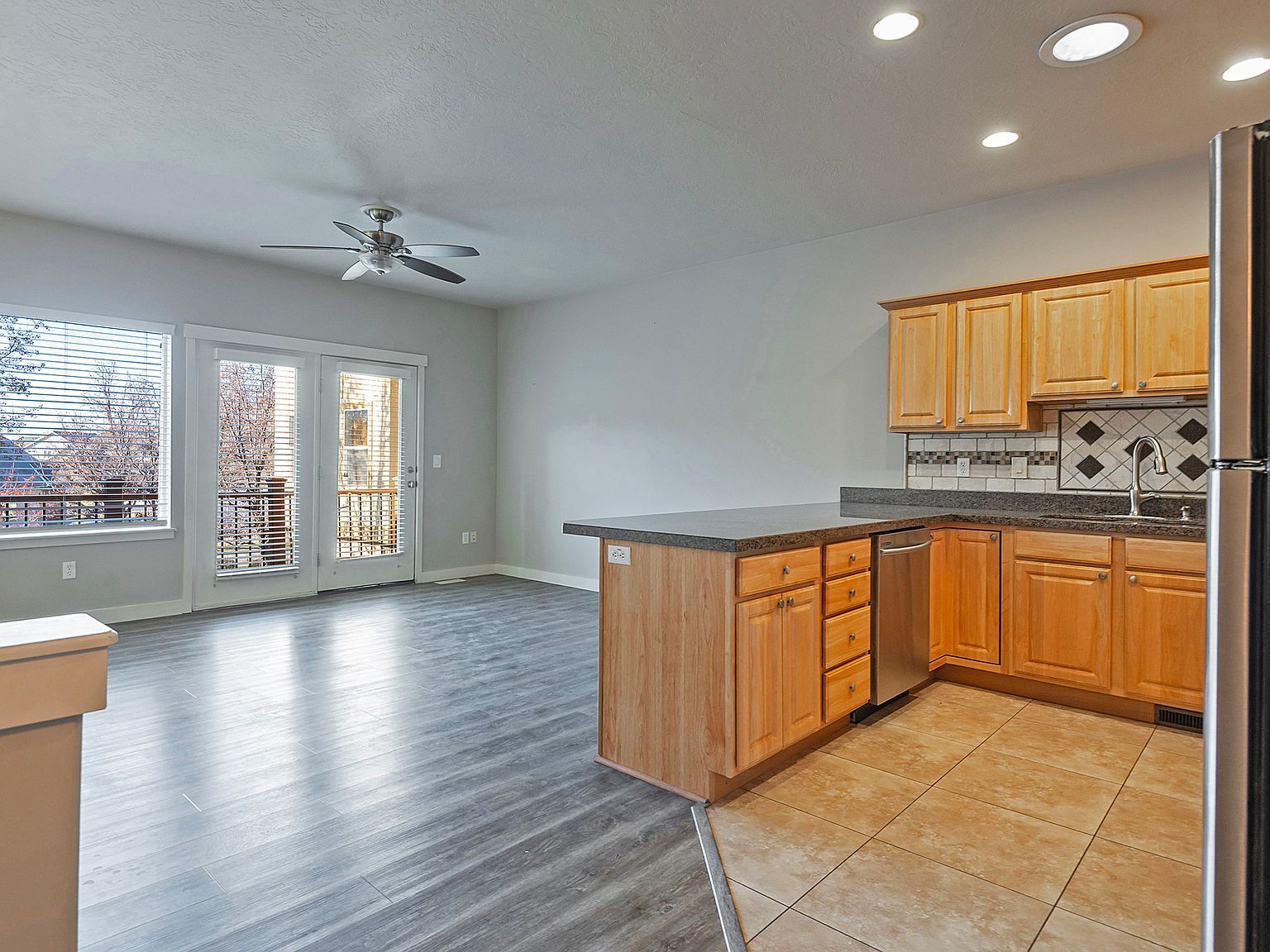 1048 W Shepard Creek Pkwy N #4 Farmington, UT 84025 - Thumbnail 5