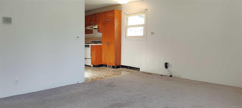 22 Van Wyck Dr Poughkeepsie, NY 12601 - Thumbnail 5