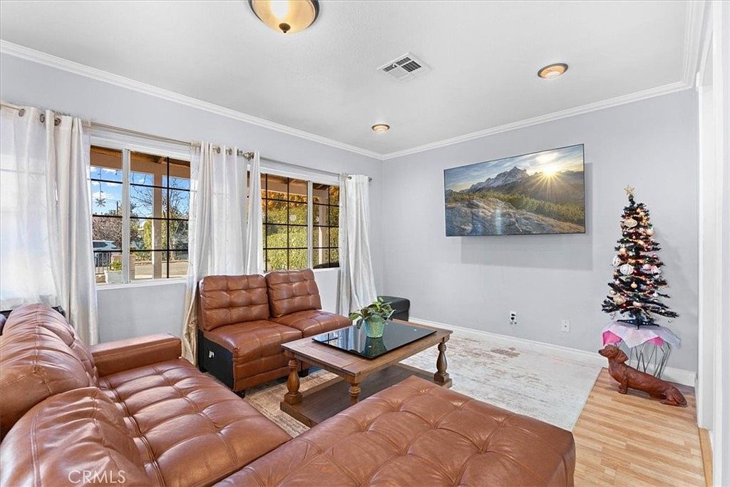 6902 Quakertown Ave Winnetka, CA 91306 - Thumbnail 5