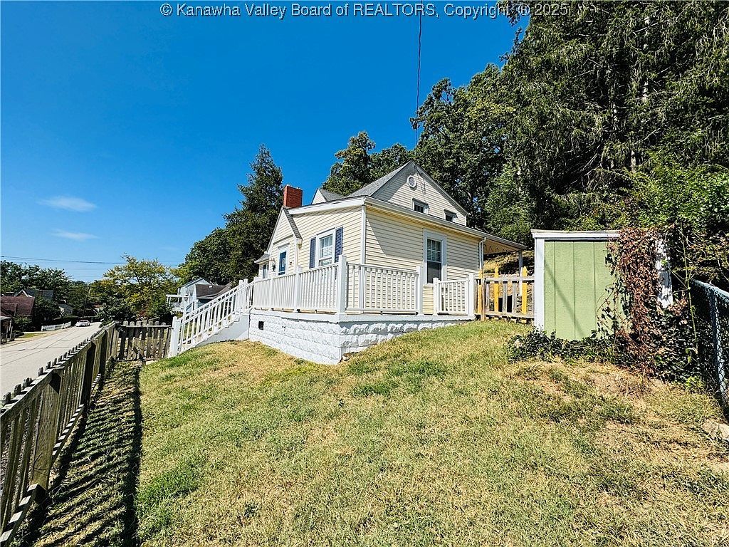 702 Forest Cir South Charleston, WV 25303 - Thumbnail 5