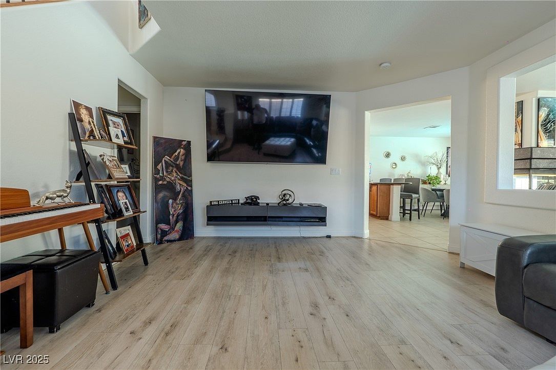 10949 Fintry Hills St Las Vegas, NV 89141 - Thumbnail 5