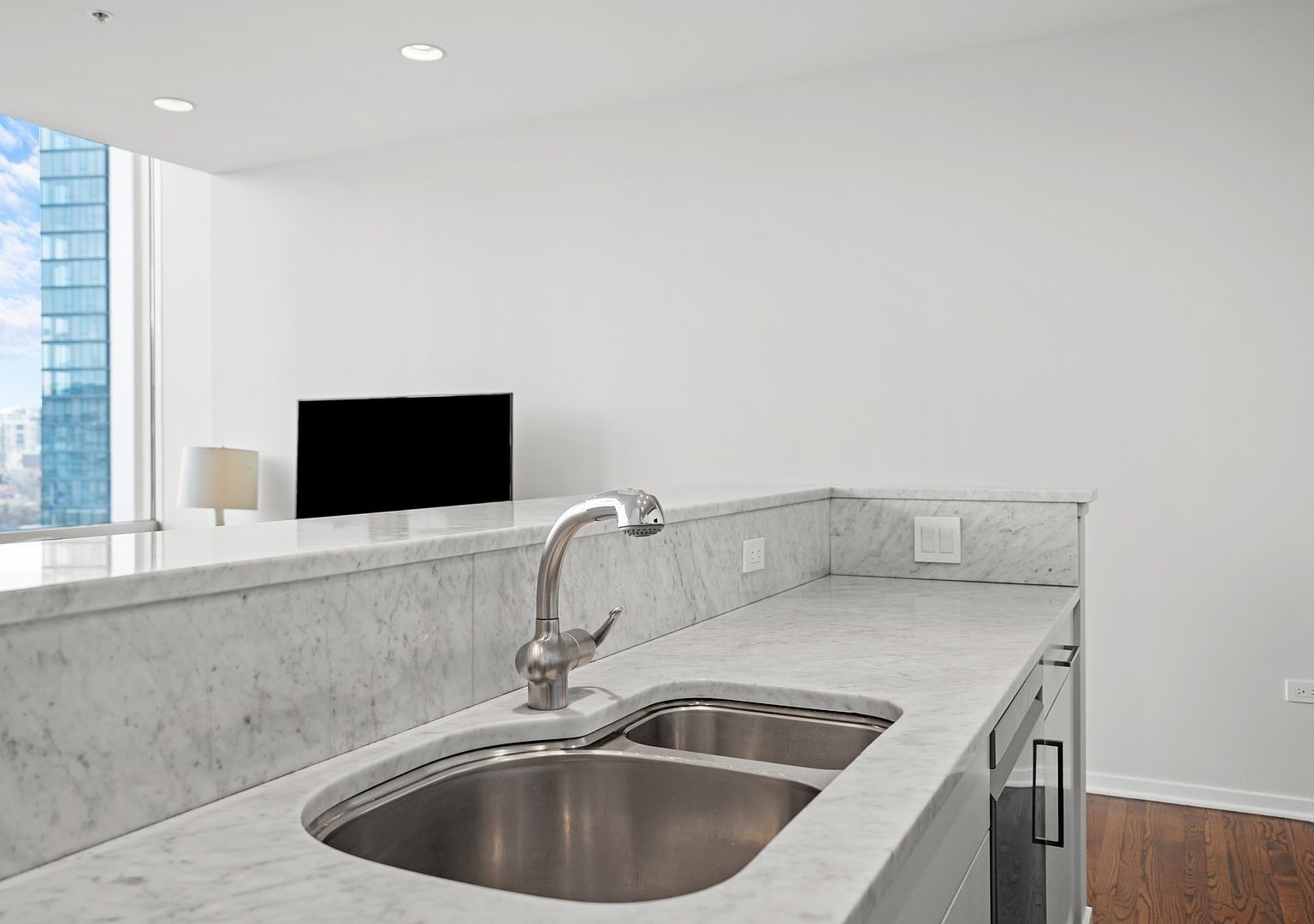 500 W Superior St UNIT 602 Chicago, IL 60654 - Thumbnail 5