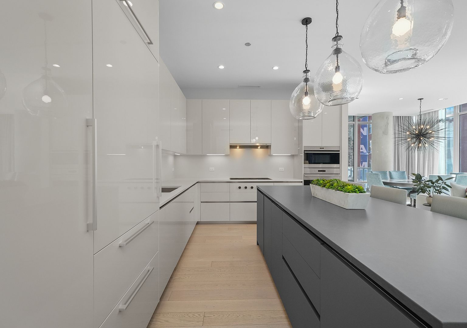 360 W Erie St APT 3D Chicago, IL 60654 - Thumbnail 5