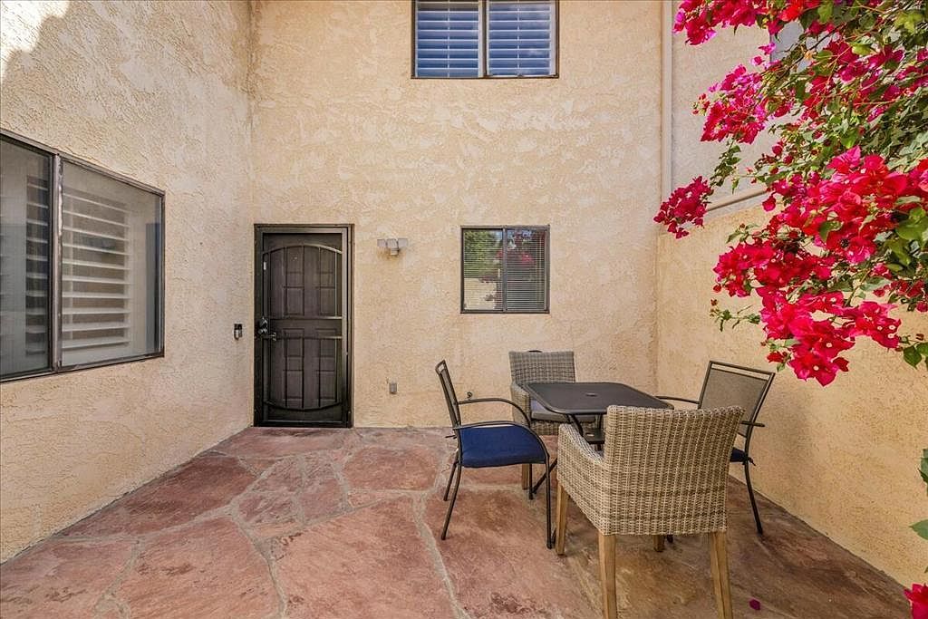 204 Lakecrest Ln Palm Desert, CA 92260 - Thumbnail 5