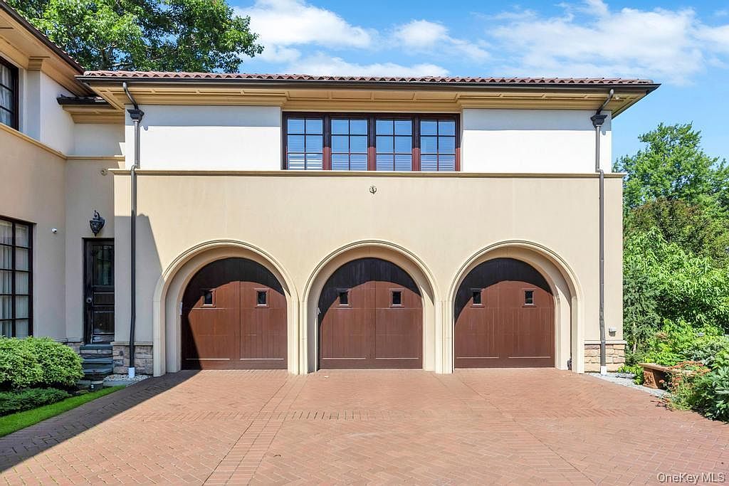 48 Nassau Dr Great Neck, NY 11021 - Thumbnail 5