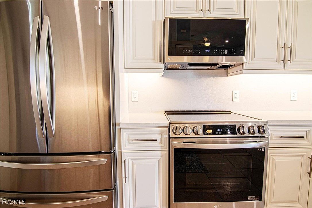 510 SW 26th Ter Cape Coral, FL 33914 - Thumbnail 5