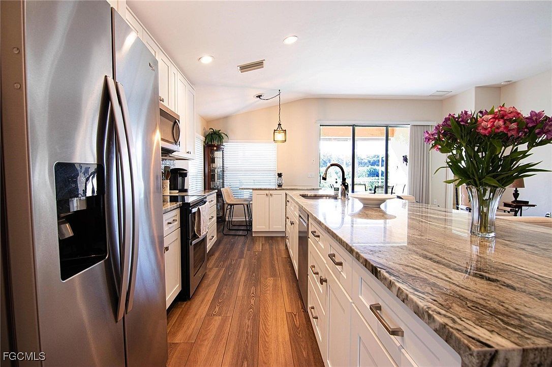 2520 Belleville Ct Cape Coral, FL 33991 - Thumbnail 5