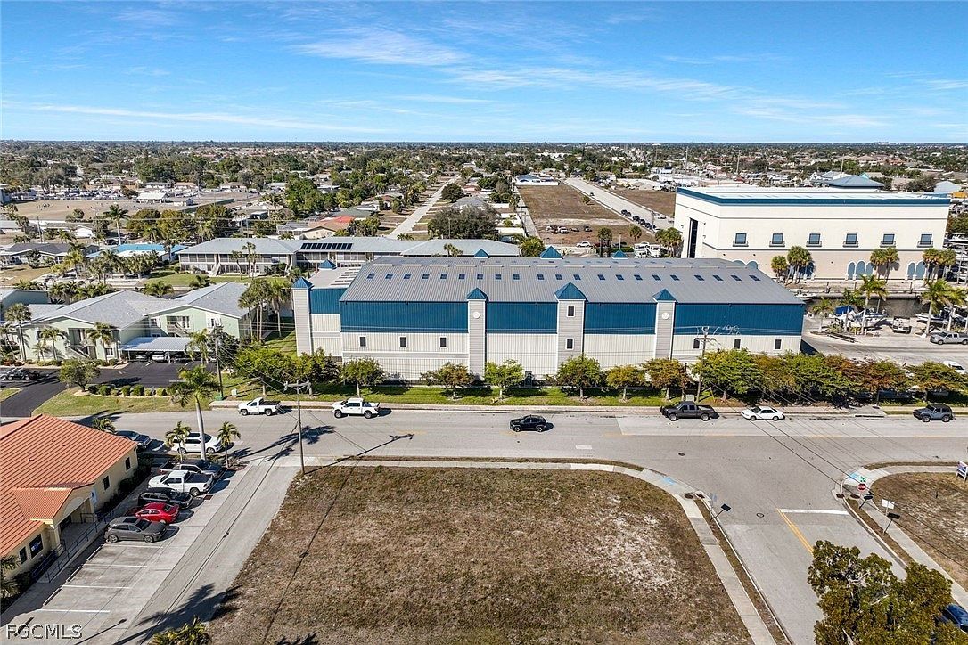 4632 SE 15th Ave Cape Coral, FL 33904 - Thumbnail 5