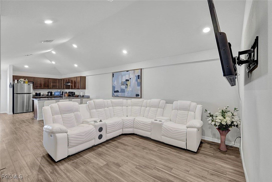 3823 SW 8th Ct Cape Coral, FL 33914 - Thumbnail 5